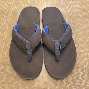 Like New Hari Mari flip flops